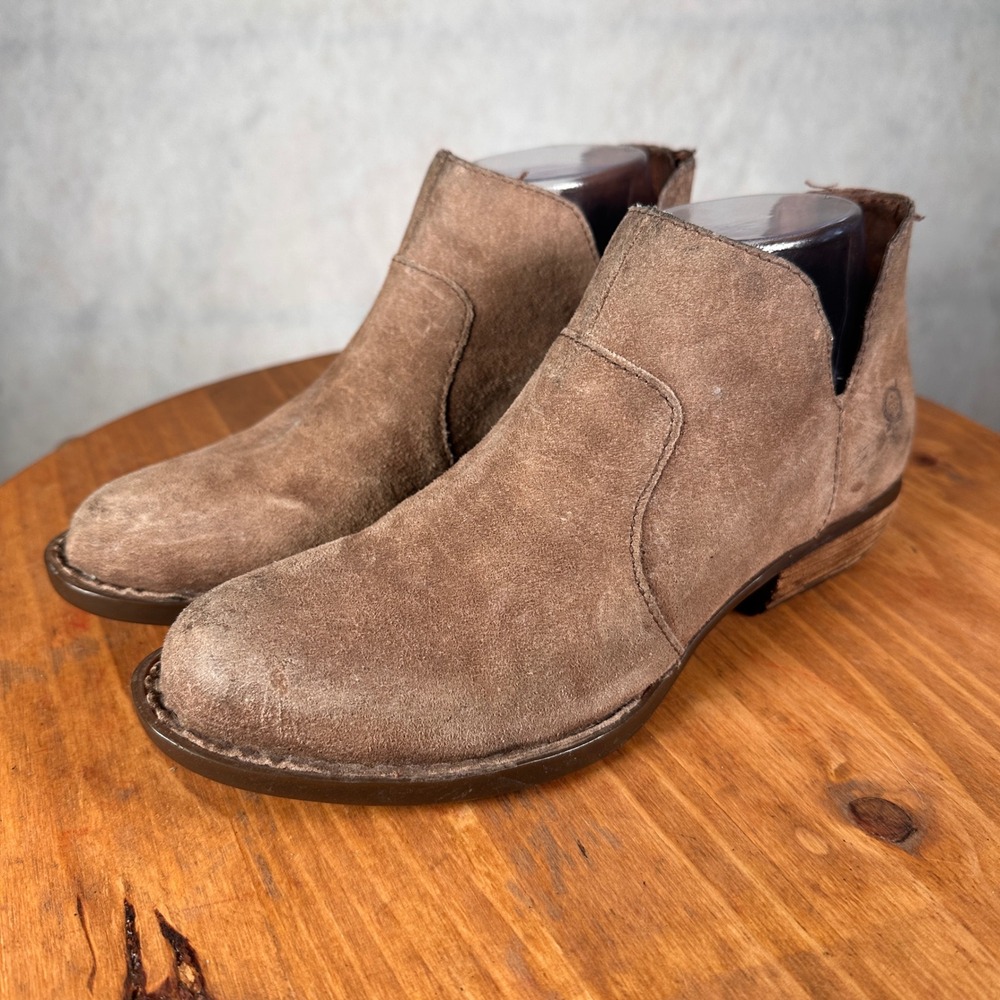 Born Kerri Booties Women 6 Brown Good Suede V-Cut Back Zip D89955
